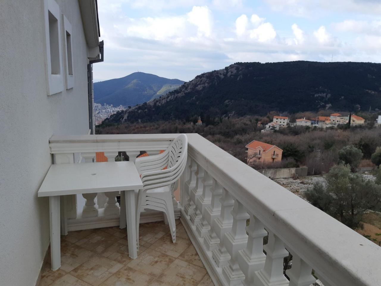 Vila Oaza Markovici 3*